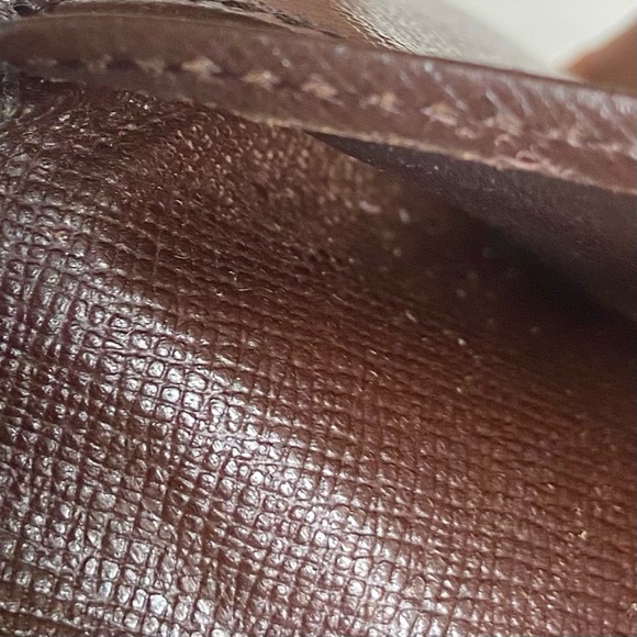 Louis Vuitton Damier Ebene Kisslock Compact Wallet 5in x 4in - Picture 15 of 16